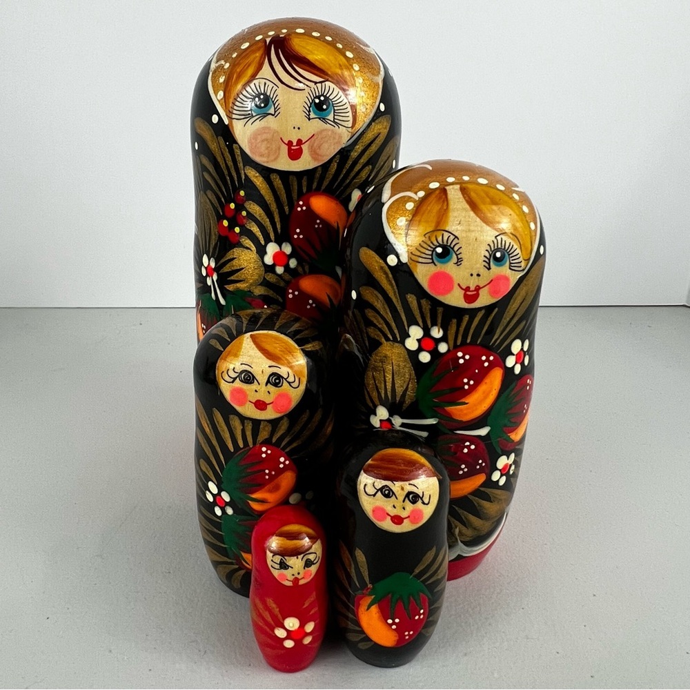 Set of 5 Matryoshka dolls